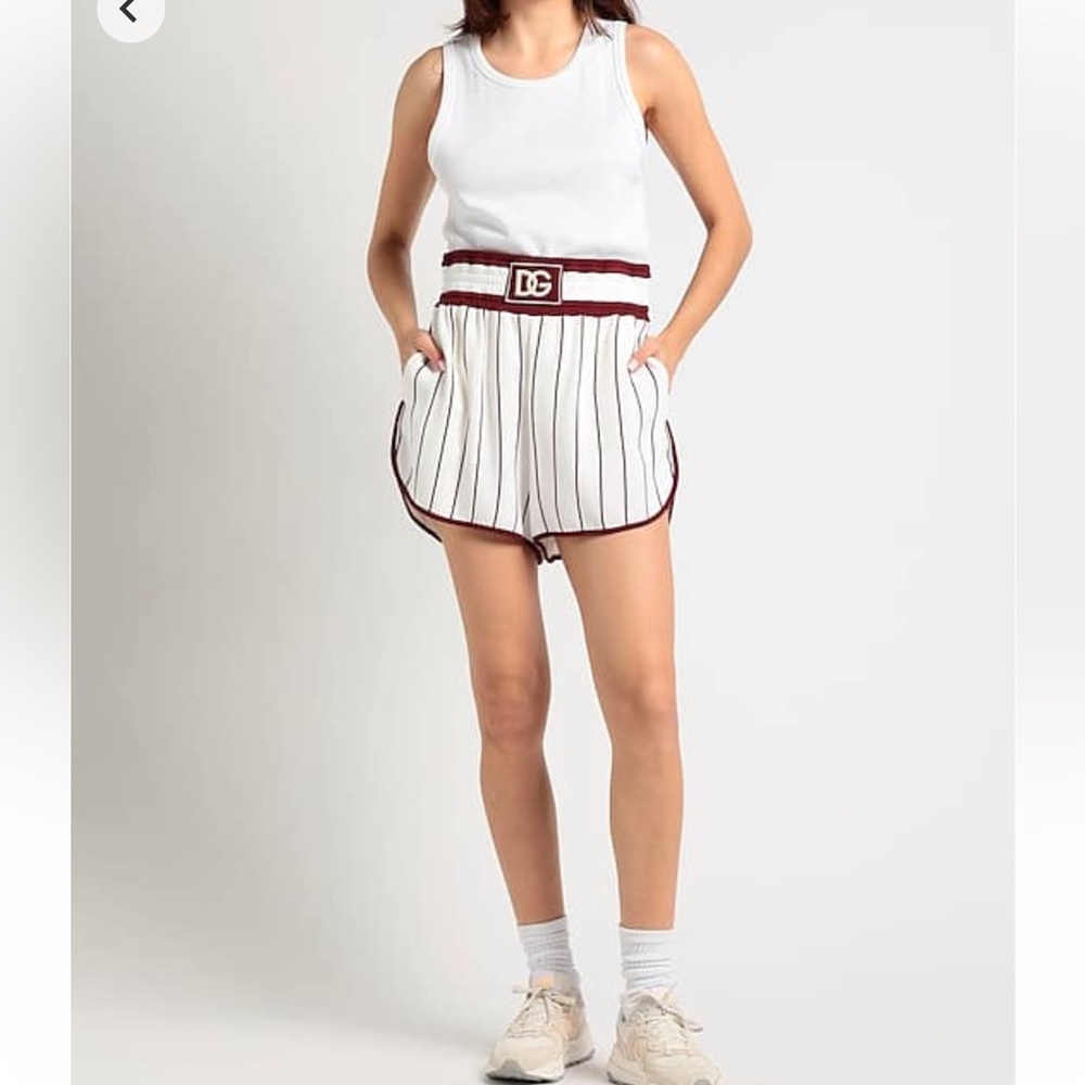 Dolce and gabbana shorts - high waist - size 40 - maroon off white